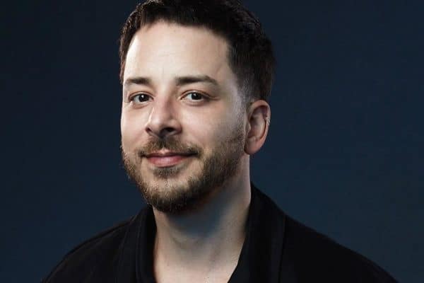 Junior Lima fala sobre crises de pânico devido à pressão pela perfeição