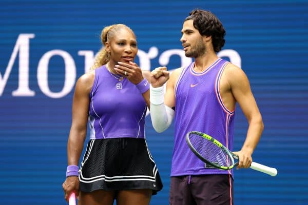 Alcaraz e Serena Williams triunfam em estreia nas duplas mistas do US Open