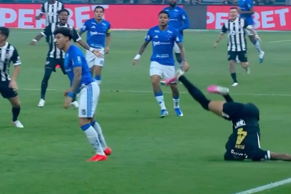Ruan, do Atlético-MG, recebe alta após queda contra o Cruzeiro