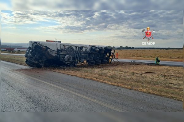 PRF adia para 18h liberação da BR-020 após interdição total