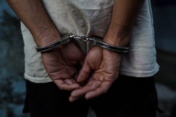 DF registra duas prisões diárias por descumprimento de medidas protetivas