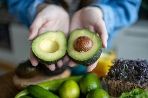 Como Amadurecer Abacate Verde de Forma Eficiente