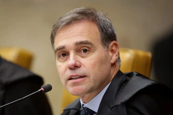 Mendonça leva ao STF a questão da tributação de empresas no exterior