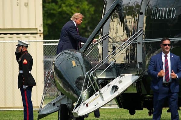 Incidente entre avião da Embraer e helicóptero de Trump: falhas de comunicação e obras na Casa Branca