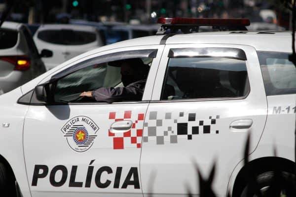 PM reformado é denunciado por ligação com PCC e guarda R$ 1,18 milhão em casa