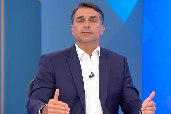 Flávio alega que Lula foi “descortês” com Renata Vasconcellos no JN
