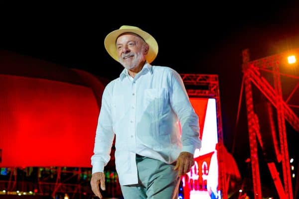Lula retorna a Minas Gerais em meio a empate com Flávio e foca no eleitorado feminino
