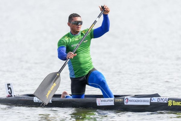 Isaquias Queiroz Ganha Ouro no Mundial de Canoagem