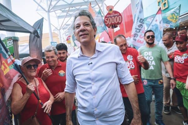Haddad destaca impacto simbólico de apoio de ex-secretários tucanos