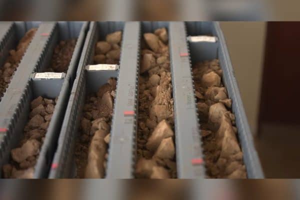 Empresas australianas investem R$ 4 bi em terras raras em Minas Gerais