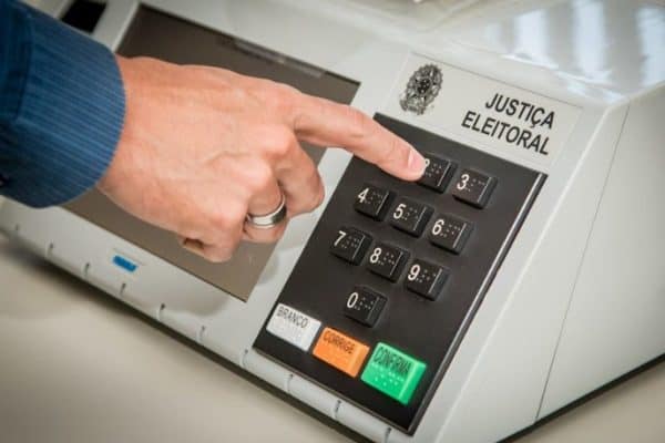 Pesquisa Quaest: Celina Leão recebe apoio de 21% dos eleitores de Lula no DF