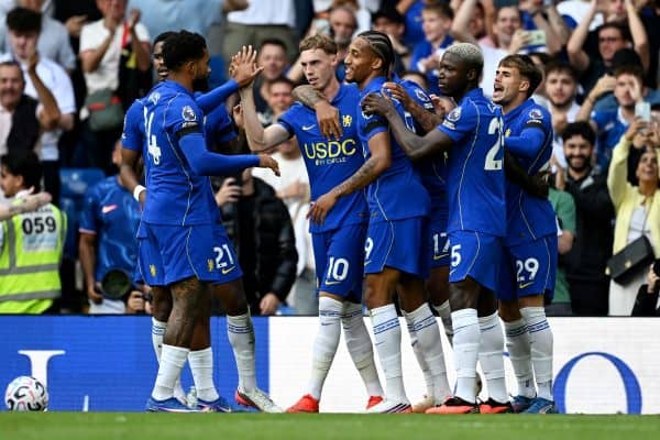 Chelsea vence Brighton por 4 x 3 na estreia de Dibu Martínez na Premier League