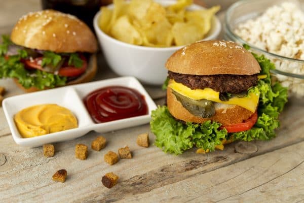 Pesquisadores no Japão descobrem proteína que pode controlar desejo por alimentos gordurosos