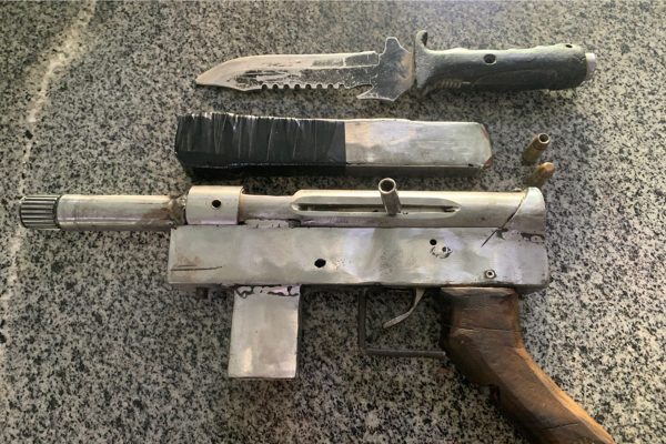 Homem é preso ao ir armado ao trabalho da ex-namorada após persegui-la por um ano