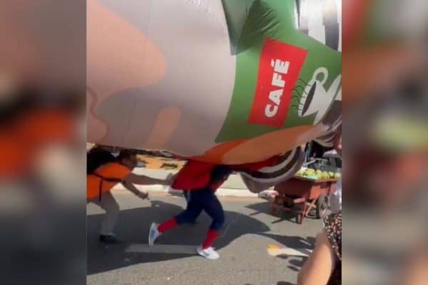 Homem-Aranha do PSol e 007 do Novo se envolvem em briga na Paulista por causa de Pixuleco