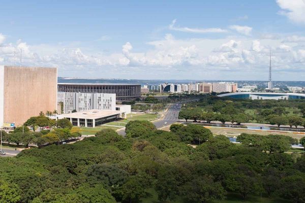 Candidatos ao Governo do DF iniciam semana com intensa agenda de campanha