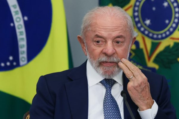 Governo Lula analisa reavaliar “Taxa das Blusinhas” a cada seis meses