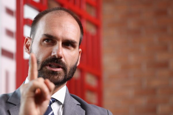 STF analisa recurso para reduzir pena de Eduardo Bolsonaro