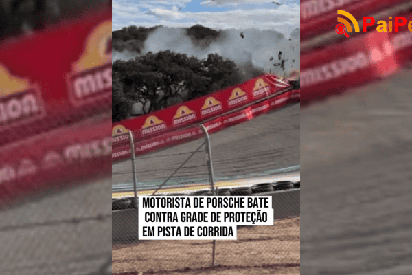 Motorista de Porsche bate contra grade de proteção em pista de corrida