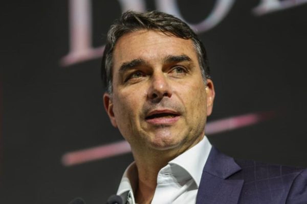 Executivo do Bank of America é considerado para Ministério da Fazenda no governo Flávio