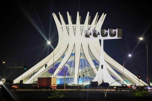 CEB lança licitação para renovar iluminação da Catedral de Brasília em novembro