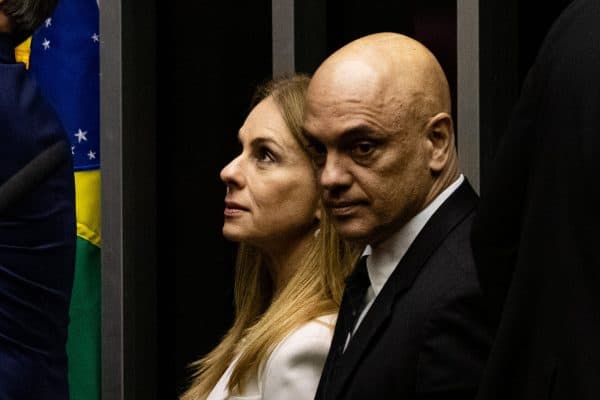 Contrato do Banco Master com esposa de Alexandre de Moraes visava defesa na PF