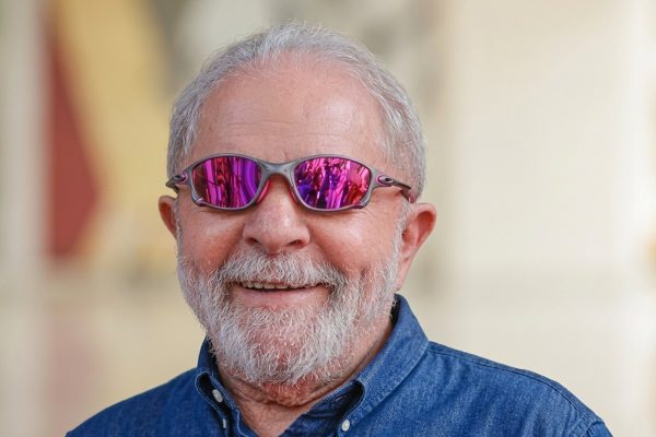 Funk dos anos 1990 impulsiona campanhas de Augusto Cury e Lula em 2026