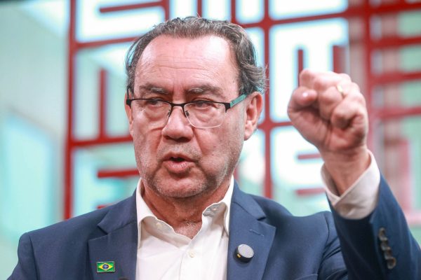 Augusto Cury, candidato à presidência, já palestrou no TSE e STF
