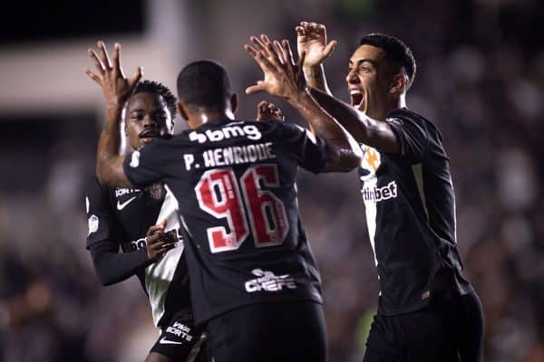 Vitória e Vasco prontos para confronto decisivo na Copa do Brasil