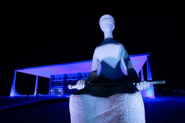 Candidatos ao Senado em Minas Gerais se posicionam sobre impeachment no STF
