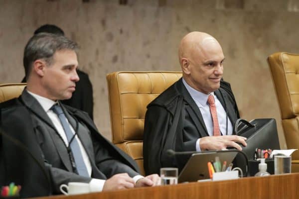 Moraes aponta indícios de crimes de Mendonça e envia caso a Fachin