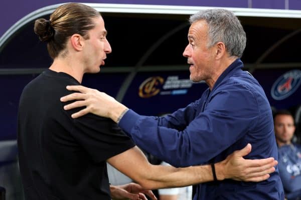 Luis Enrique elogia Filipe Luís antes de confronto entre PSG e Monaco