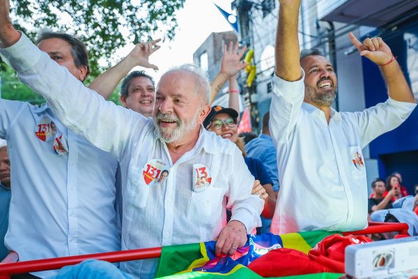Lula visita Ceará para apoiar Elmano contra Ciro Gomes nas eleições
