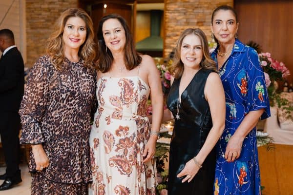Amigas celebram aniversários de Andréa, Aurivania, Márcia e Thereza em Brasília