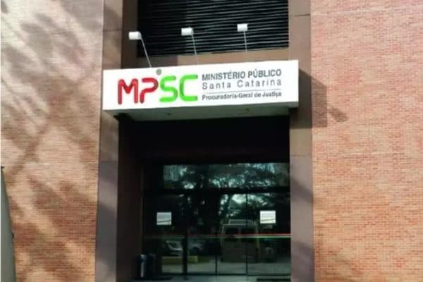 Padrasto é condenado a 44 anos por torturar e matar enteado autista em Florianópolis