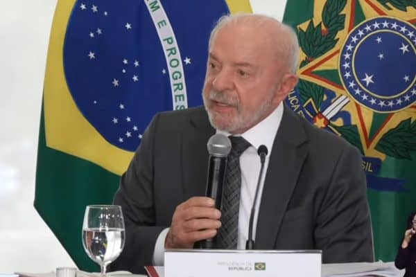 Lula critica “indústria das fake news e vazamentos seletivos” durante crise no STF