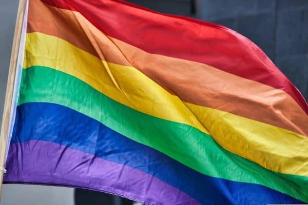Pais de Jaguaruna devem indenizar filho expulso de casa por assumir ser gay
