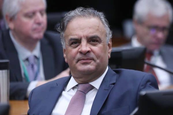 Aécio Neves declara R$ 21 milhões em herança de pais em candidatura ao Senado