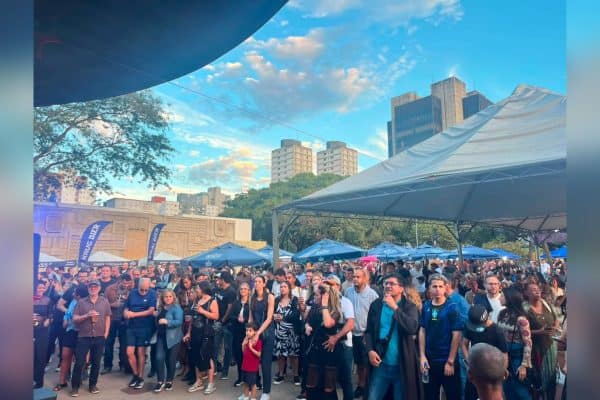Festival Sons e Sabores Latinos leva música e culinária à Savassi em BH