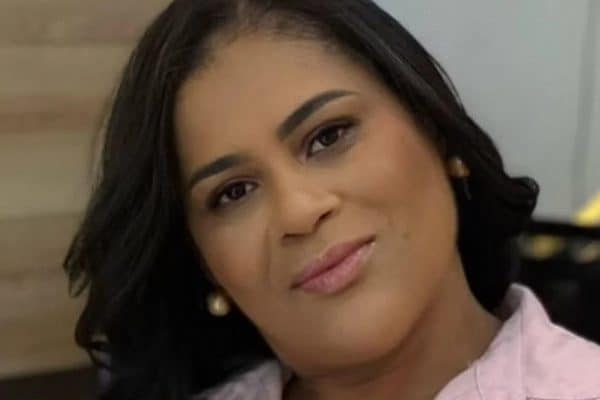 Professora entrega dinheiro a secretário antes de ser assassinada em Pernambuco