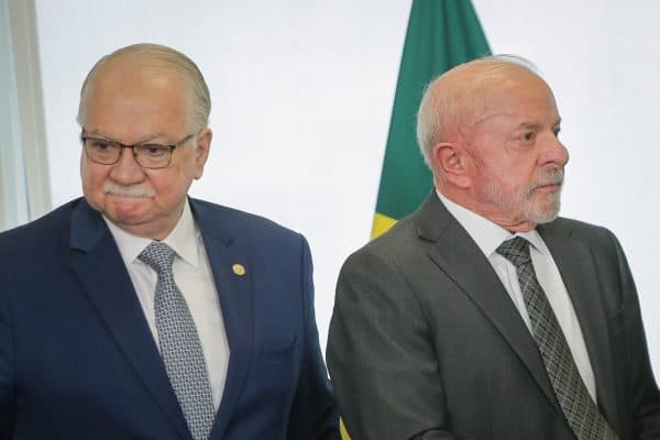 Lula pede a Fachin e Gonet para resolver crise no STF entre Moraes e Mendonça
