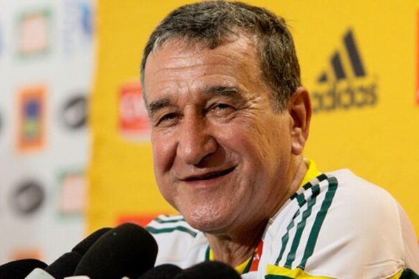 Carlos Alberto Parreira recebe alta após 80 dias de internação