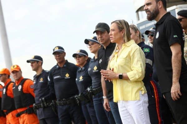 Celina Leão visita centro de segurança durante desfile de 7 de Setembro em Brasília