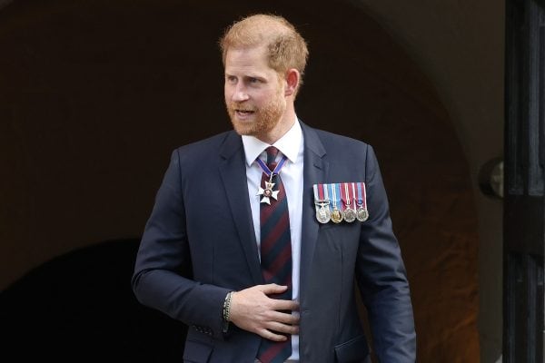 Harry visita estúdio após rei Charles chamá-lo de “cidadão comum” em carta