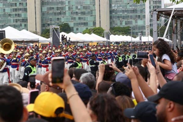 Atos de 7 de Setembro: Direita mira STF e esquerda protesta contra feminicídio