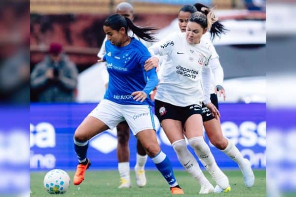 Corinthians vence Cruzeiro e avança para a semifinal do Brasileirão Feminino
