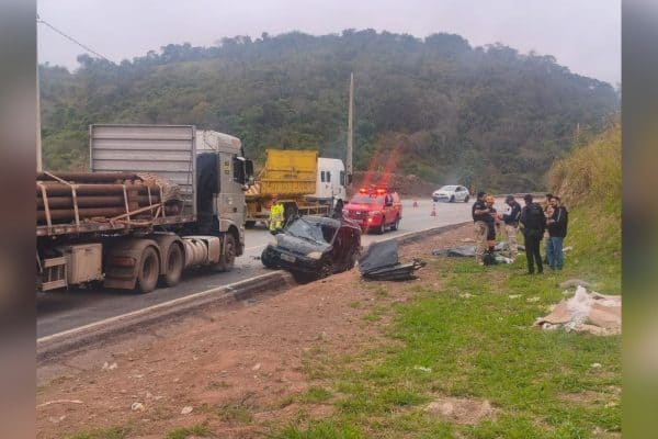 Acidente na BR-381 em MG: Dois mortos e quatro feridos em colisão