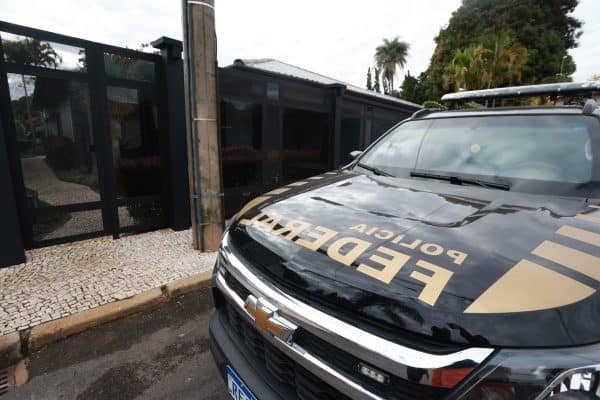 Delegado da PF Leandro Almada, afastado, atuou nos casos Marielle e Amazônia