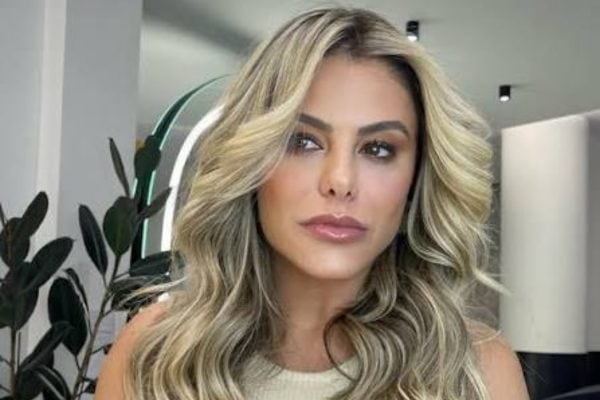 Poliana Rocha encerra perguntas após insistência sobre ausência de Leonardo