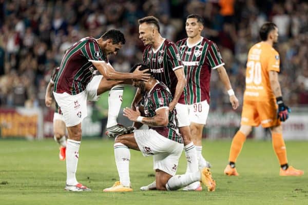 Fluminense supera Platense com gols de Hulk e Nonato na Libertadores
